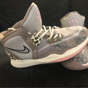 Kyrie Infinity men’s size 6